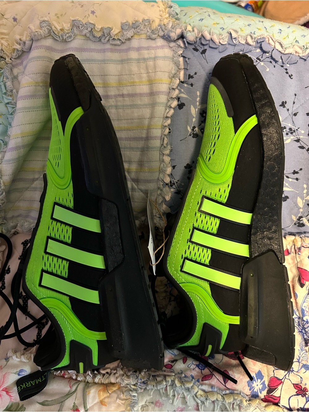 Adidas Brand New Green Mens NMD V3, FZ6495 Running Sneakers,W/Black Accents,Sz 9 - Picture 8 of 11